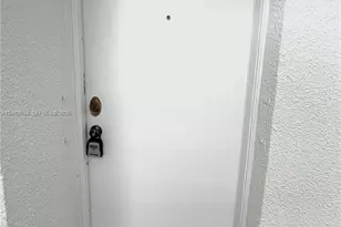 9715 Fontainebleau Blvd, Miami, FL 33172 - Photo 4