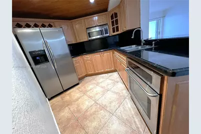 9715 Fontainebleau Blvd #E209, Miami, FL 33172 - Photo 6