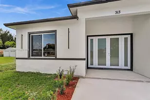 313 13th S St, Fort Pierce, FL 34950 - Photo 12