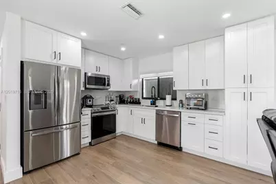 9460 Haitian Dr, Cutler Bay, FL 33189 - Photo 4