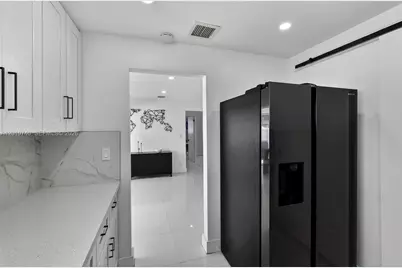 413 SW 5th Ave, Hallandale Beach, FL 33009 - Photo 14