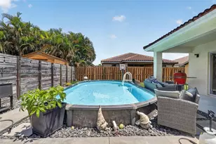 8061 NW 197th St, Hialeah, FL 33015 - Photo 28