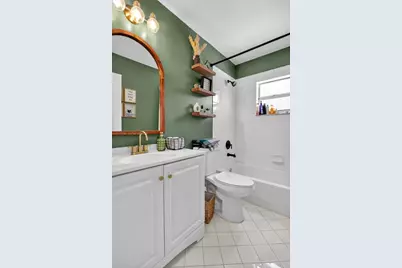 8061 NW 197th St, Hialeah, FL 33015 - Photo 20