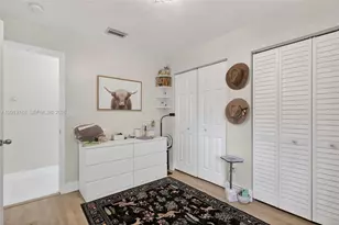 8061 NW 197th St, Hialeah, FL 33015 - Photo 16