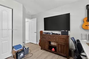 8061 NW 197th St, Hialeah, FL 33015 - Photo 22