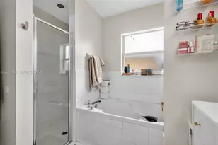 8061 NW 197th St, Hialeah, FL 33015 - Photo 14
