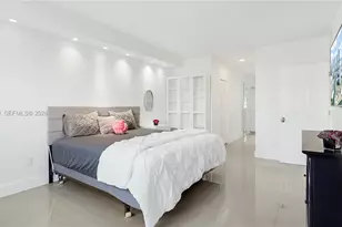 300 Bayview Dr, Sunny Isles Beach, FL 33160 - Photo 22
