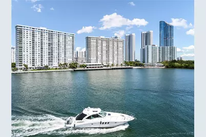 300 Bayview Dr #307, Sunny Isles Beach, FL 33160 - Photo 2