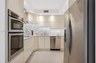 300 Bayview Dr, Sunny Isles Beach, FL 33160 - Photo 14