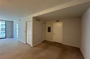 31 SE 6th St, Miami, FL 33131 - Photo 10