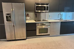 31 SE 6th St, Miami, FL 33131 - Photo 10