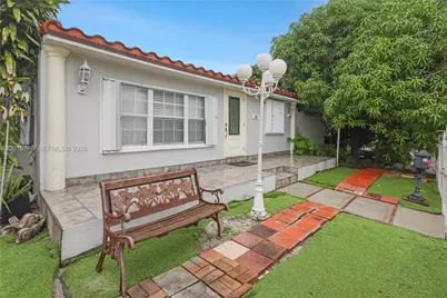 450 NW 40th Ct, Miami, FL 33126 - Photo 1