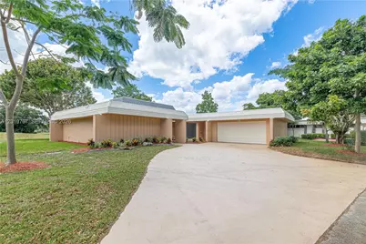 5201 Yellow Pine Ln #0, Tamarac, FL 33319 - Photo 1