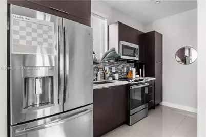 6440 NW 103rd Psge #Rear, Doral, FL 33178 - Photo 6