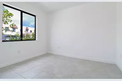 21035 NE 8th Ave, Miami, FL 33179 - Photo 6