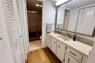 1100 St Charles Pl, Pembroke Pines, FL 33026 - Photo 24