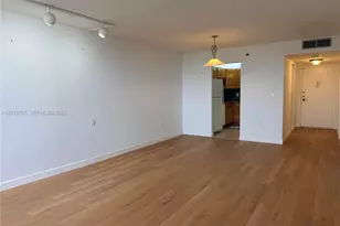 1100 St Charles Pl, Pembroke Pines, FL 33026 - Photo 8