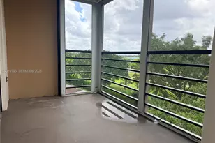 1100 St Charles Pl, Pembroke Pines, FL 33026 - Photo 30