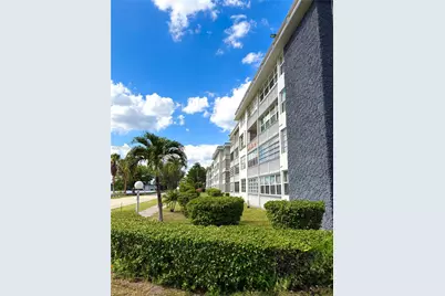 18601 NE 14th Ave #301, Miami, FL 33179 - Photo 1