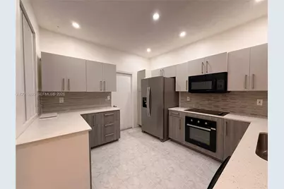 2078 Madeira Dr #0, Weston, FL 33327 - Photo 6