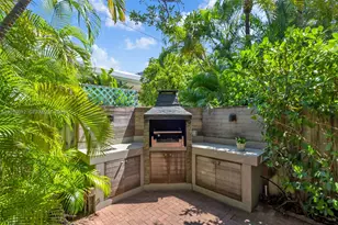 209 E Enid Dr, Key Biscayne, FL 33149 - Photo 32