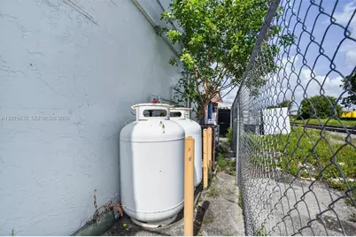 Coin Laundry For Sale On Palm Ave Hialeah, Hialeah, FL 33010 - Photo 22