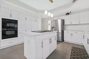15632 NW 79th Ct, Miami Lakes, FL 33016 - Photo 12