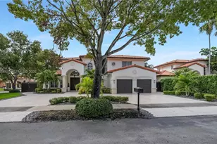 15632 NW 79th Ct, Miami Lakes, FL 33016 - Photo 4