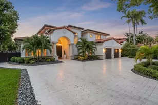 15632 NW 79th Ct, Miami Lakes, FL 33016 - Photo 2
