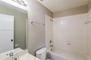 925 NE 34th Ave, Homestead, FL 33033 - Photo 18