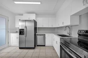 1075 NE Miami Gardens Dr, Miami, FL 33179 - Photo 24