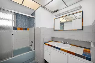 1075 NE Miami Gardens Dr, Miami, FL 33179 - Photo 14