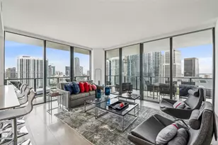 88 SW 7th St, Miami, FL 33130 - Photo 12