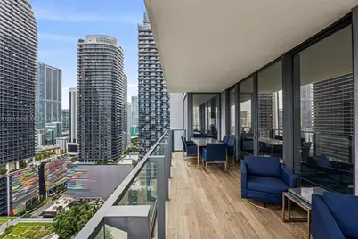 88 SW 7th St #2111, Miami, FL 33130 - Photo 2
