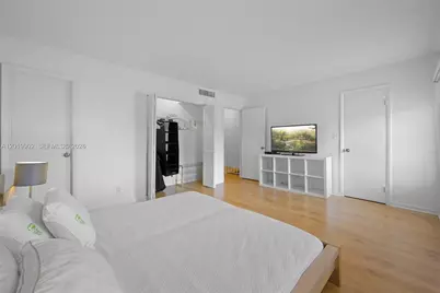 [Address not provided], Hallandale Beach, FL 33009 - Photo 12