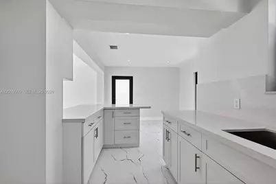 53 NW 68th St, Miami, FL 33150 - Photo 14