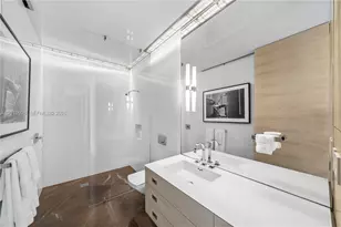 800 South Pointe Dr, Miami Beach, FL 33139 - Photo 62