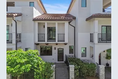 4527 NW 83rd Path, Doral, FL 33166 - Photo 2