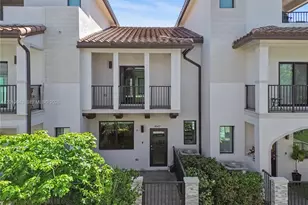 4527 NW 83rd Path, Doral, FL 33166 - Photo 2