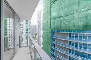 77 5th St, Miami, FL 33131 - Photo 16