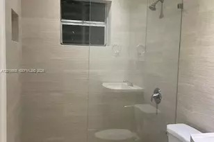 221 SW 9th Ave, Miami, FL 33130 - Photo 10
