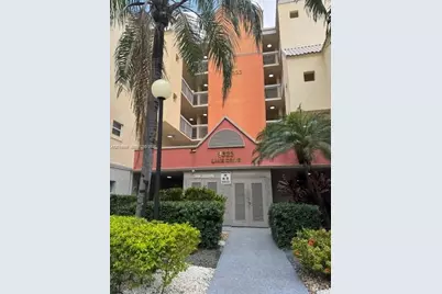 8323 Lake Dr #506, Doral, FL 33166 - Photo 1
