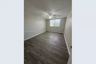 8323 Lake Dr #506, Doral, FL 33166 - Photo 8