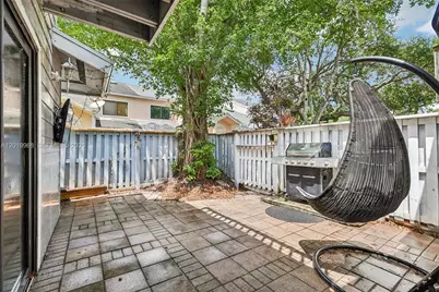 2039 Winners Cir, North Lauderdale, FL 33068 - Photo 10