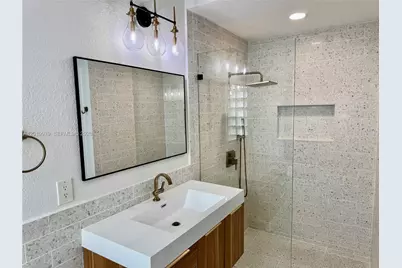 2525 Bay Pointe Ct, Weston, FL 33327 - Photo 18