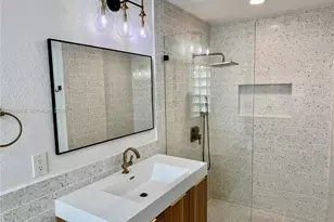 2525 Bay Pointe Ct, Weston, FL 33327 - Photo 18