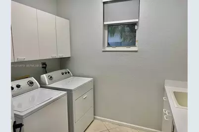 2525 Bay Pointe Ct, Weston, FL 33327 - Photo 22