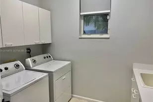 2525 Bay Pointe Ct, Weston, FL 33327 - Photo 22
