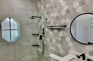 2525 Bay Pointe Ct, Weston, FL 33327 - Photo 20