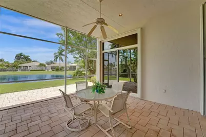 2525 Bay Pointe Ct, Weston, FL 33327 - Photo 6